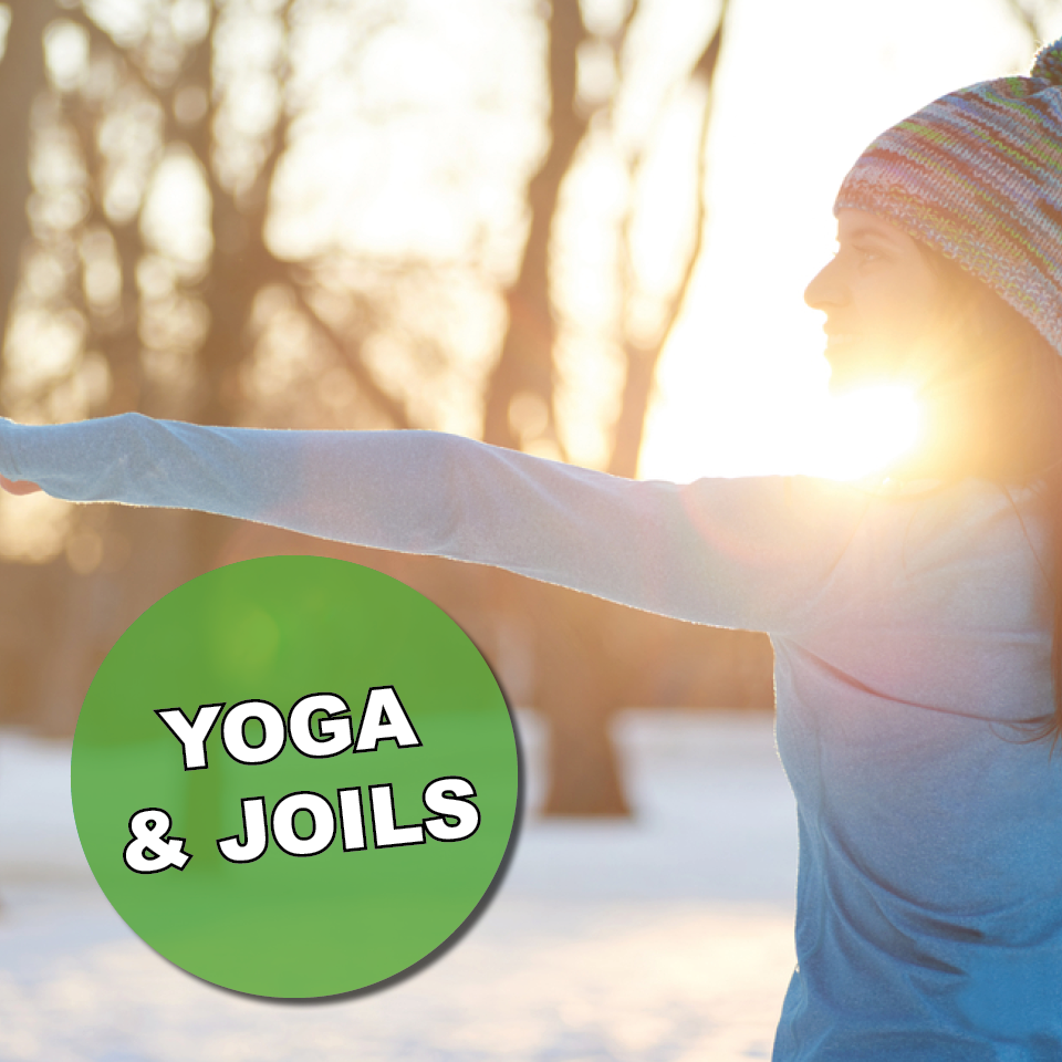 yoga im freien am Wintertag mit joils